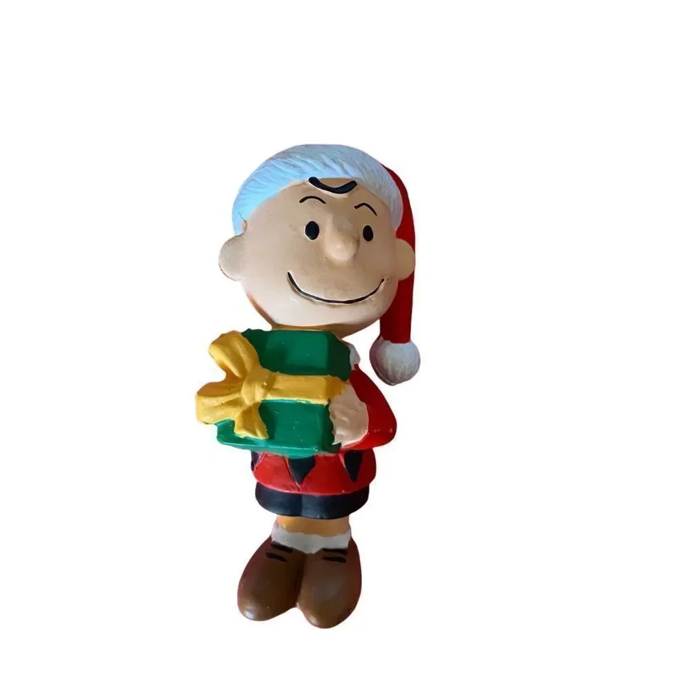 Charlie Brown peanuts Christmas holiday present ornament 